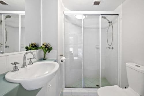 Two-Bedroom Deluxe Apartment with Air-Conditioning