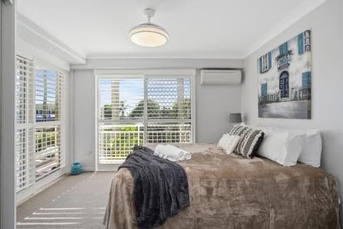 Two-Bedroom Deluxe Apartment with Air-Conditioning