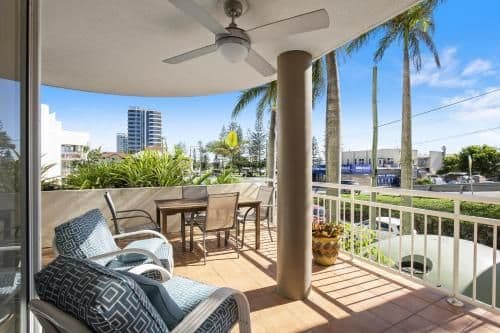 Two-Bedroom Deluxe Apartment with Air-Conditioning