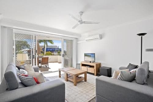Two-Bedroom Deluxe Apartment with Air-Conditioning