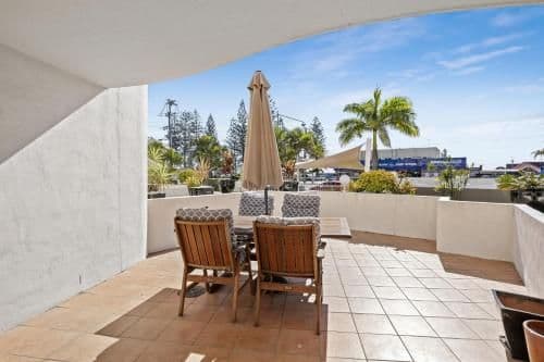 Two-Bedroom Deluxe Apartment with Air-Conditioning