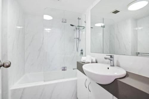Two-Bedroom Deluxe Apartment with Air-Conditioning