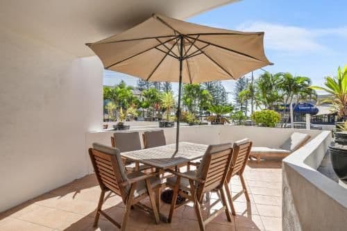 Two-Bedroom Deluxe Apartment with Air-Conditioning