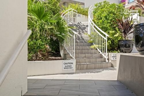Kirra Palms Holiday Apartments3