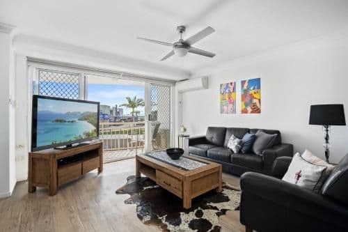 Two-Bedroom Deluxe Apartment with Air-Conditioning