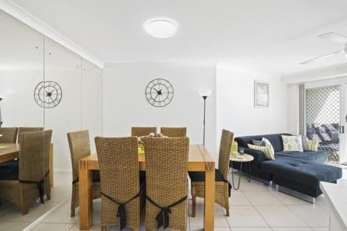 Two-Bedroom Deluxe Apartment with Air-Conditioning