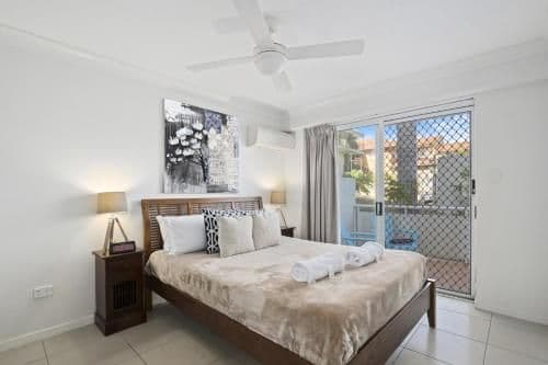 Two-Bedroom Deluxe Apartment with Air-Conditioning