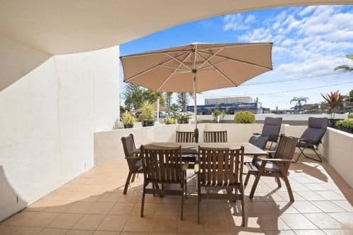 Two-Bedroom Deluxe Apartment with Air-Conditioning