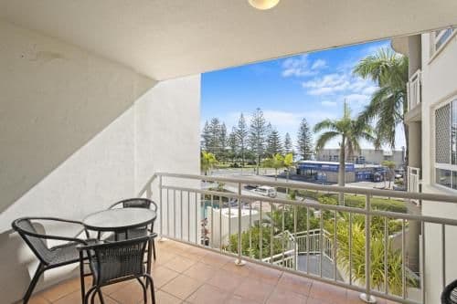 Three-Bedroom Deluxe Apartment with Air-conditioning