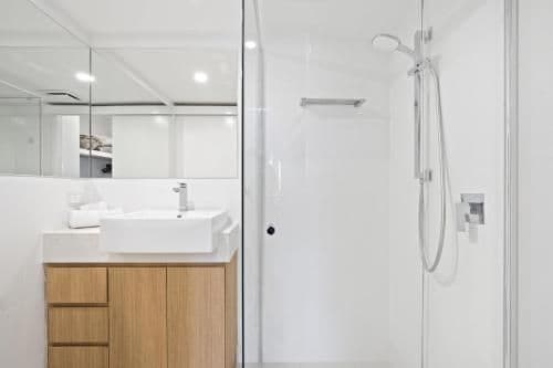 Three-Bedroom Deluxe Apartment with Air-conditioning