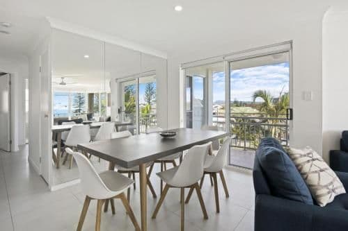Three-Bedroom Deluxe Apartment with Air-conditioning