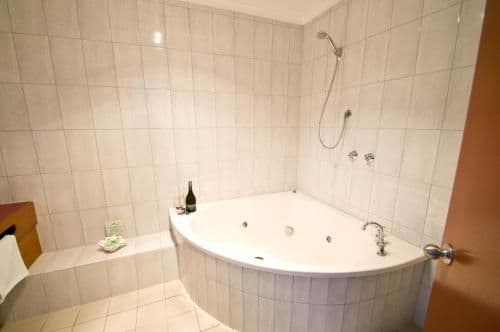 King Suite with Spa Bath