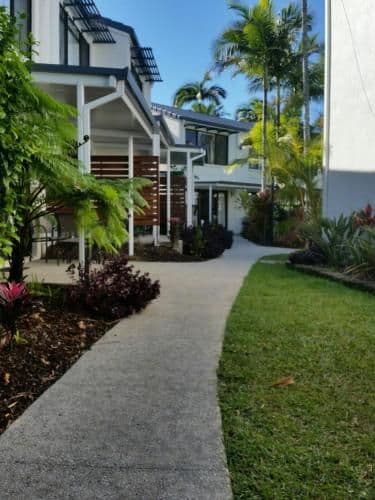 Deluxe One-Bedroom Apartment with Patio