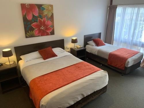 Ploughmans Motor Inn2