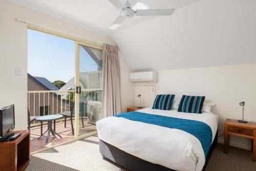 Three-Bedroom Apartment with Spa Bath