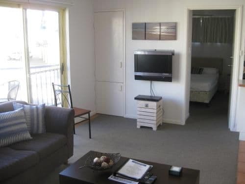 Three-Bedroom Apartment with Spa Bath