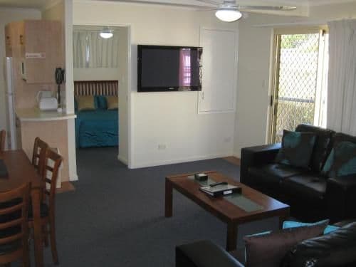 Three-Bedroom Apartment with Spa Bath