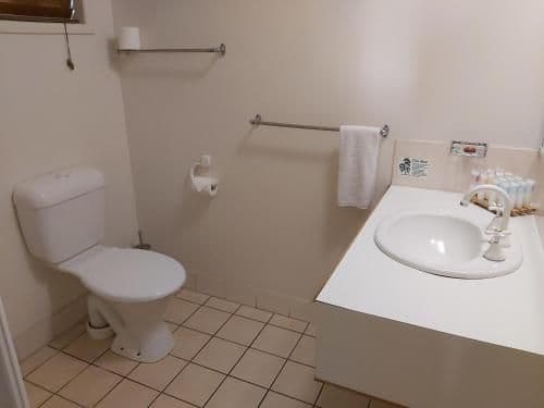 Deluxe Three-Bedroom Apartment