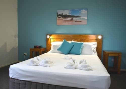 Three-Bedroom Apartment with Walk-In Shower - Ground Floor