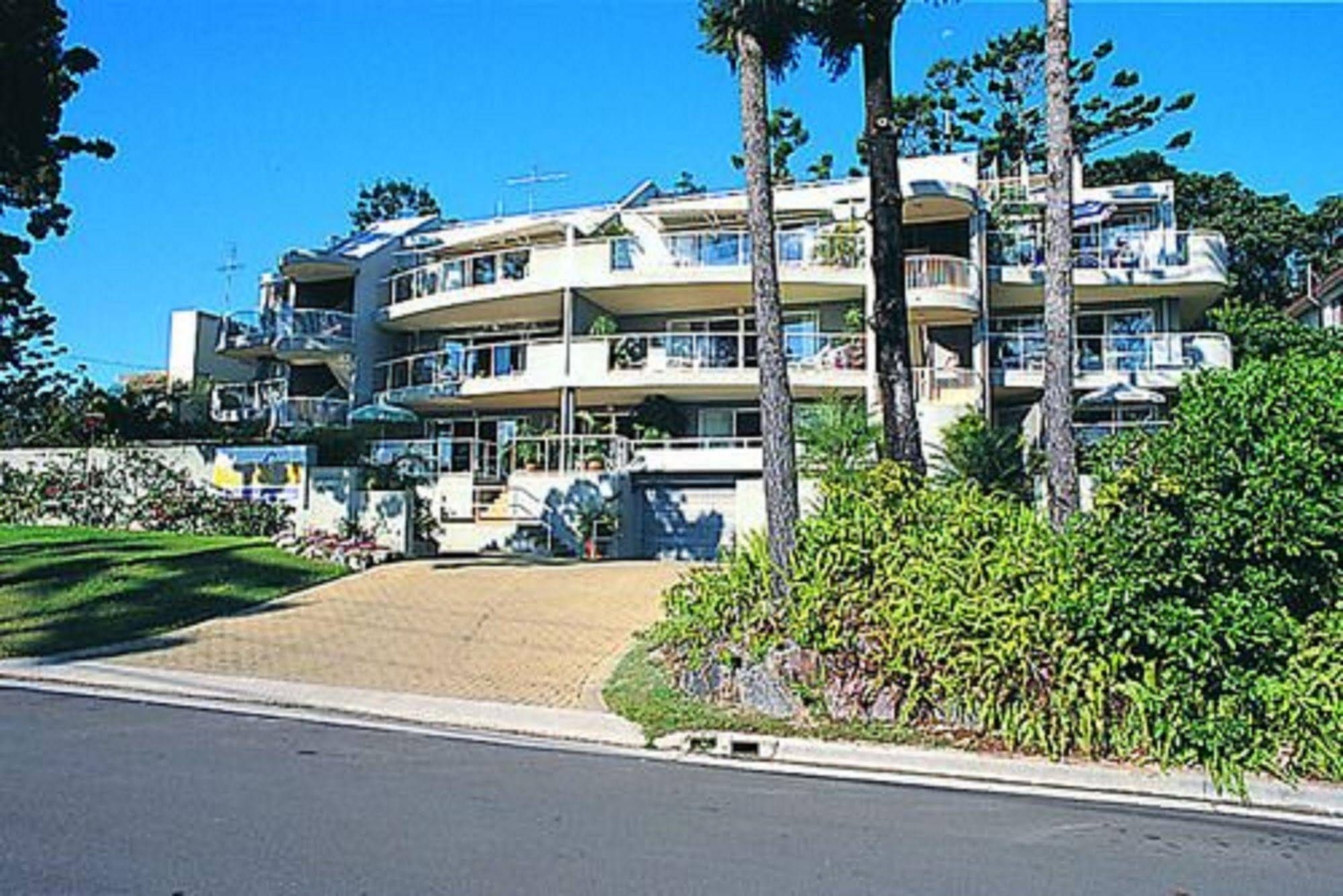Picture Point Apartments0