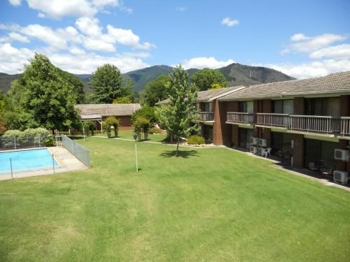 Bogong View Motor Inn0