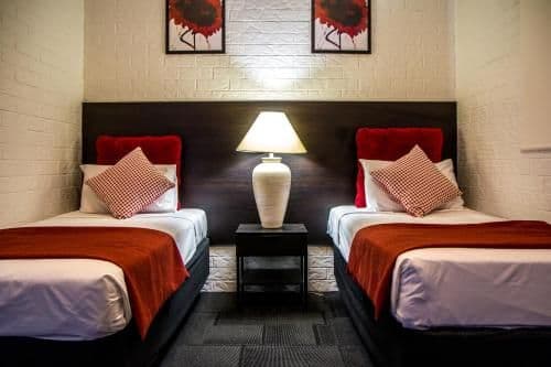Budget Twin Room with Shared Bathroom