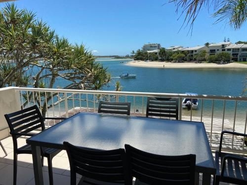 Skippers Cove Waterfront Resort3