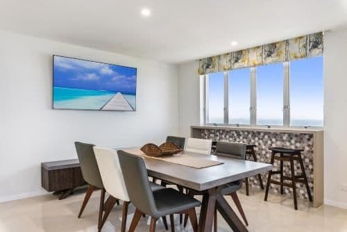 Three-Bedroom Apartment with Panoramic View