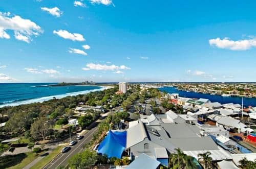 Three-Bedroom Apartment with Panoramic View