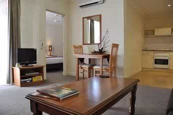 Quest Dandenong Serviced Apts
