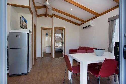 พอร์ตแลนด์ฮอลิเดย์วิลเลจ (Portland Holiday Village)3