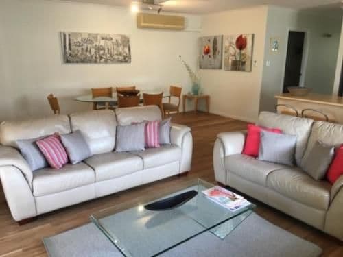 Two-Bedroom Apartment Garden/Pool