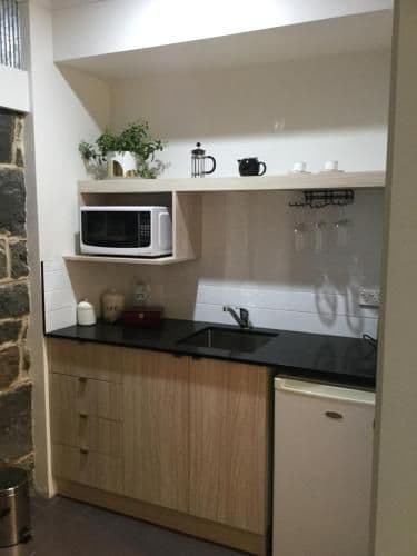 Studio Apartment with Courtyard