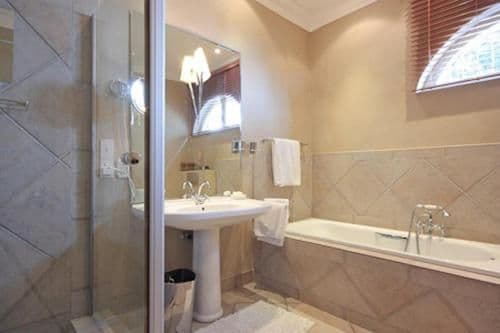 Queen Room with Shared Bathroom