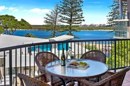 One-Bedroom Apartment with Water View