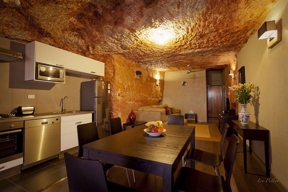The Lookout Cave Underground Motel3