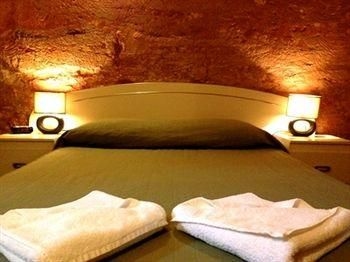 The Lookout Cave Underground Motel4