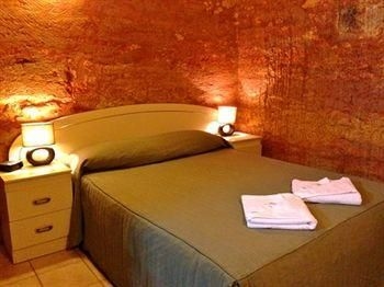 The Lookout Cave Underground Motel2