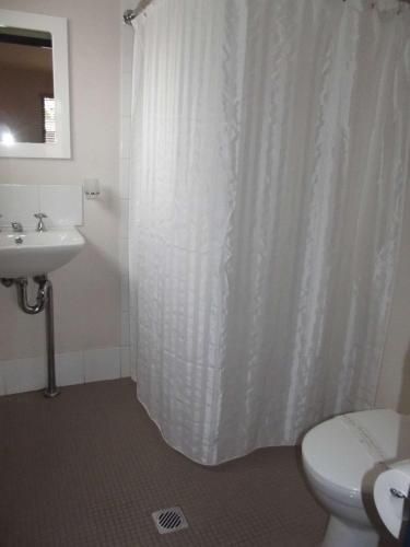 Red Cedar Motel2