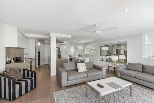 Three-Bedroom Apartment with Balcony - Penthouse
