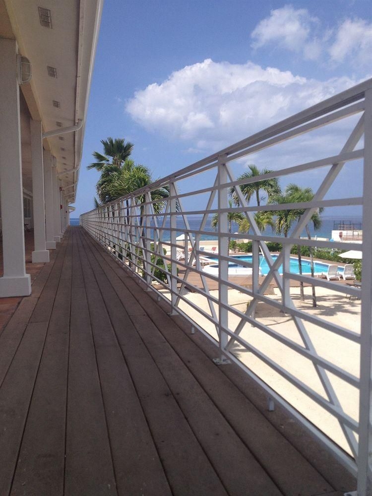 The Riviera Grand Cayman2