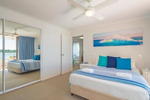 Deluxe Two-Bedroom Apartment - Water Front