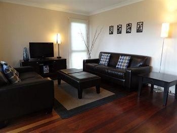 Rosella Cottage4