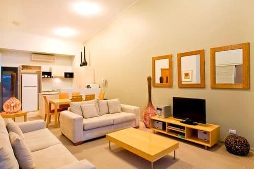 Deluxe One-Bedroom Apartment