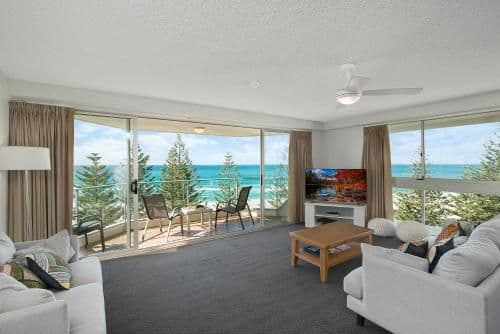 Three-Bedroom Apartment with Air-conditioning and Ocean View