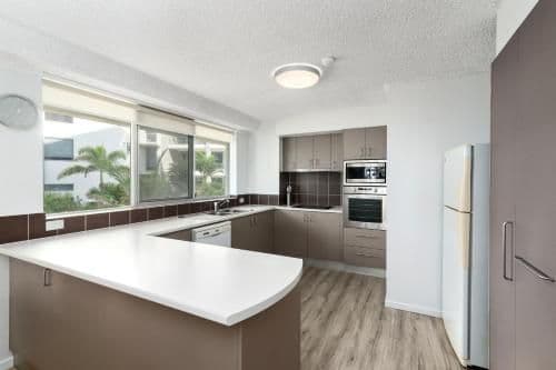 Three-Bedroom Apartment with Air-conditioning and Ocean View