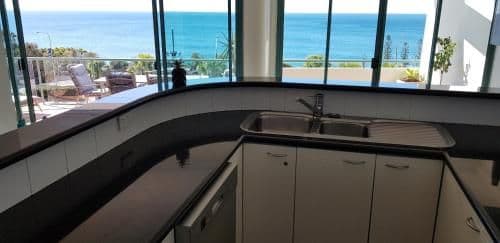 Three-Bedroom Rooftop Apartment Mariner with Ocean View