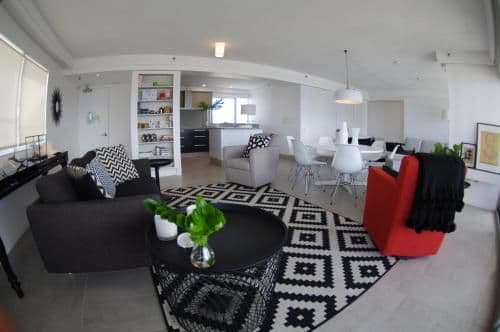 Luxury Two-Bedroom Two-Bathroom Apartment with Two Queen Beds