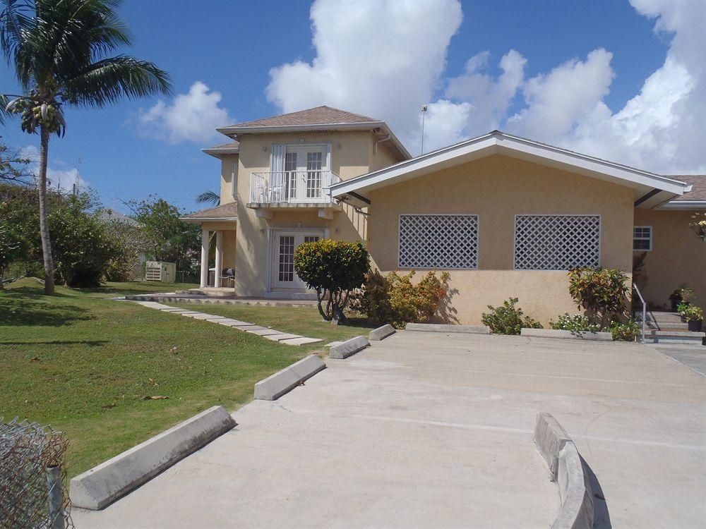 Spotts Beach Houses2