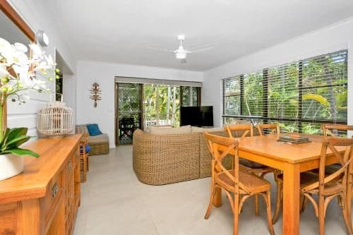 Deluxe Two Bedroom Apartment with Two Bathrooms